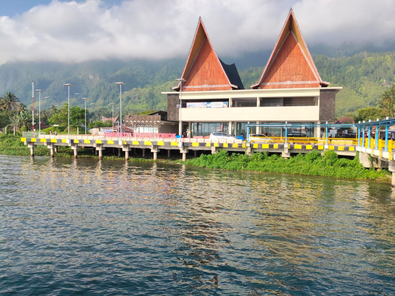Pelabuhan Ambarita (Dermaga Feri)